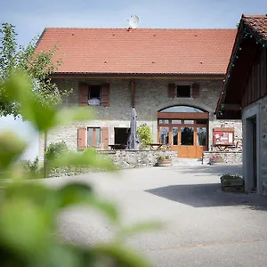 Le Bonheur Dans Le Pré Lucinges